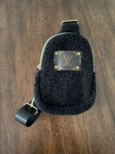 Cargar imagen en el visor de la galería, Fleece Sling Bag
