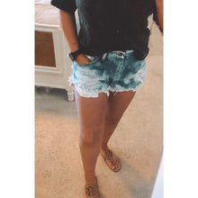 Cargar imagen en el visor de la galería, Distressed shorts