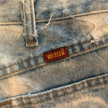 Cargar imagen en el visor de la galería, Distressed shorts