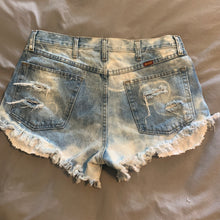 Cargar imagen en el visor de la galería, Distressed shorts