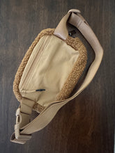 Load image into Gallery viewer, Fleece belt bag
