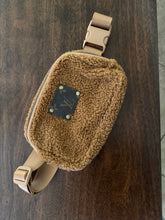 Load image into Gallery viewer, Fleece belt bag
