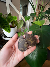 Cargar imagen en el visor de la galería, Upcycled Earrings
