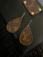 Cargar imagen en el visor de la galería, Upcycled Earrings
