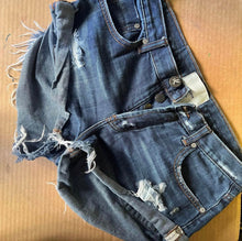 Load image into Gallery viewer, Teaspoon Shorts
